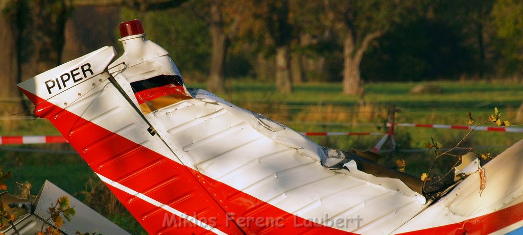 Kleinflugzeug abgestuerzt Sankt Augustin Meindorf P160.JPG